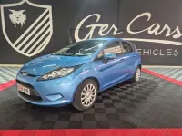Usado Ford Fiesta Trend 69 CV (50 kW) 2012 Azul Utilitario