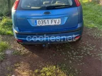 Usado Ford Focus Trend 100 CV (73 kW) 2007 Azul Berlina