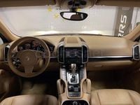 Käytetty Porsche Cayenne 245 HP (180 kW) 2011 Harmaa Katumaasturi