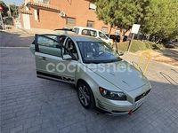 Usado Volvo S40 Momentum 136 CV (100 kW) 2005 Amarillo Berlina