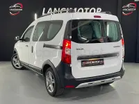 Usado Dacia Dokker Essentiel 102 CV (75 kW) 2020 Blanco Monovolumen