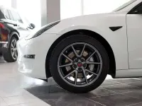 Używany Tesla Model 3 350 kW (476 KM) 2022 Biały Sedan/Limuzyna
