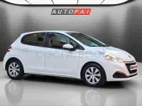Usado Peugeot 208 Access 75 CV (55 kW) 2016 Blanco Utilitario