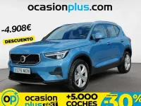 Käytetty Volvo XC40 Core 163 HP (119 kW) 2023 Sininen Katumaasturi