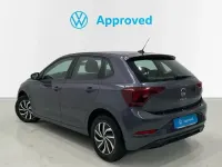 Usado VW Polo Life 95 CV (69 kW) 2023 Gris Utilitario
