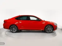 Usado Skoda Superb SportLine 218 CV (160 kW) 2024 Rojo Berlina