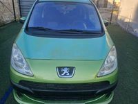 Usado Peugeot 1007 90 CV (66 kW) 2005 Verde Monovolumen