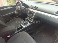 Usado VW Passat 105 CV (77 kW) 2014 Rojo Familiar