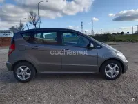 Usado Mercedes A180 Avantgarde 116 CV (85 kW) 2009 Gris / plata Monovolumen