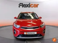 Usado Kia Stonic 101 CV (74 kW) 2022 Burdeos SUV