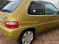 Usado Citroën Saxo 60 CV (44 kW) 2002 Amarillo Utilitario