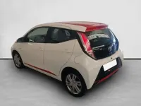 Usado Toyota Aygo X-cite 69 CV (50 kW) 2016 Blanco Utilitario