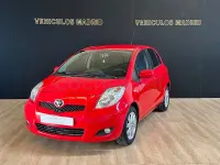 Usado Toyota Yaris Connect Style 101 CV (74 kW) 2011 Rojo Utilitario