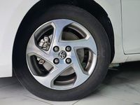 Usado Toyota Yaris Hybrid City 100 CV (73 kW) 2016 Blanco Berlina