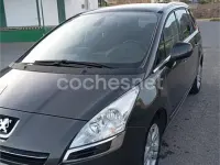 Usado Peugeot 5008 Style 115 CV (84 kW) 2013 Negro Monovolumen