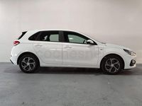 Usado Hyundai i30 120 CV (88 kW) 2023 Blanco Berlina