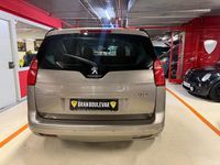 Usado Peugeot 5008 110 CV (80 kW) 2010 Gris / plata Monovolumen