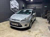 Usado Ford Fiesta Trend 82 CV (60 kW) 2009 Gris / plata Utilitario