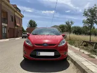Usado Ford Fiesta Titanium 95 CV (69 kW) 2012 Rojo Berlina