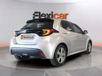 Usado Toyota Yaris Hybrid Active 116 CV (85 kW) 2025 Gris Berlina