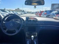 Usado Mercedes E220 Avantgarde 150 CV (110 kW) 2004 Gris / plata Berlina
