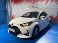 Usado Toyota Yaris Hybrid Active 116 CV (85 kW) 2022 Blanco Berlina