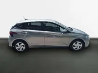 Usado Hyundai i20 101 CV (74 kW) 2022 Gris Utilitario