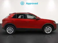 Usado VW T-Roc Life 110 CV (80 kW) 2024 Rojo SUV