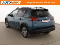Usado Peugeot 2008 Signature Sky 82 CV (60 kW) 2019 Verde SUV