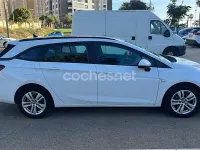 Usado Opel Astra Excellence 150 CV (110 kW) 2018 Blanco Familiar