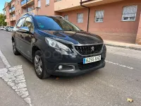 Usado Peugeot 2008 Active 100 CV (73 kW) 2020 Gris / plata SUV