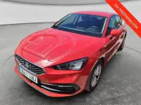 Usado Seat Leon Reference 115 CV (84 kW) 2021 Rojo Berlina