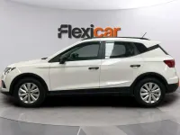 Usado Seat Arona Ecomotive 95 CV (69 kW) 2021 Blanco SUV