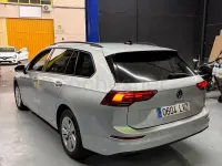 Usado VW Golf VIII Life 110 CV (80 kW) 2022 Gris / plata Familiar