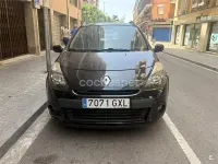 Usado Renault Clio GrandTour Dynamique 85 CV (62 kW) 2010 Negro Familiar