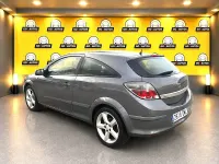 Usado Opel Astra GTC Sport 125 CV (91 kW) 2005 Gris / plata Berlina