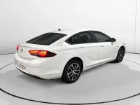 Usado Opel Insignia Edition 122 CV (89 kW) 2022 Blanco Berlina