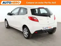 Käytetty Mazda 2 Style 75 HP (55 kW) 2014 Valkoinen Viistoperä
