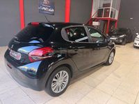 Usado Peugeot 208 Style 82 CV (60 kW) 2018 Azul Utilitario