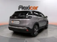 Usado Peugeot 3008 Allure 136 CV (100 kW) 2024 Gris SUV