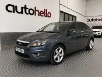 Usado Ford Focus Trend 115 CV (84 kW) 2009 Gris / plata Berlina
