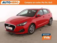 Usado Hyundai i30 120 CV (88 kW) 2019 Rojo Familiar