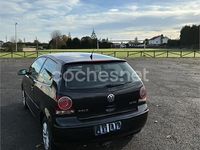 Usado VW Polo Highline 100 CV (73 kW) 2007 Negro Berlina