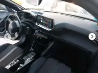 Usado Peugeot e-208 GTi 100 kW (136 CV) 2022 Gris Utilitario