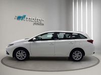 Usado Toyota Auris 131 CV (96 kW) 2019 Blanco metalizado Utilitario