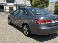 Usado Hyundai Sonata Comfort 140 CV (102 kW) 2007 Gris / plata Berlina