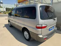 Usado Hyundai H-1 99 CV (72 kW) 2005 Gris / plata Monovolumen