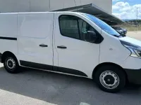 Usado Renault Trafic 120 CV (88 kW) 2018 Blanco Monovolumen