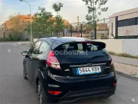 Usado Ford Fiesta 100 CV (73 kW) 2017 Negro Utilitario