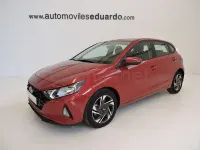 Usado Hyundai i20 100 CV (73 kW) 2021 Rojo Utilitario